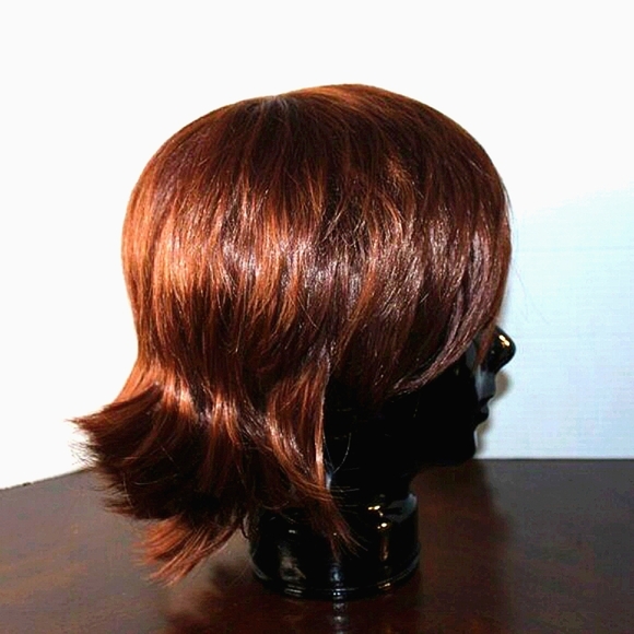 NWOT Brown Short Layered Wig - Adjustable Cap - Picture 7 of 9